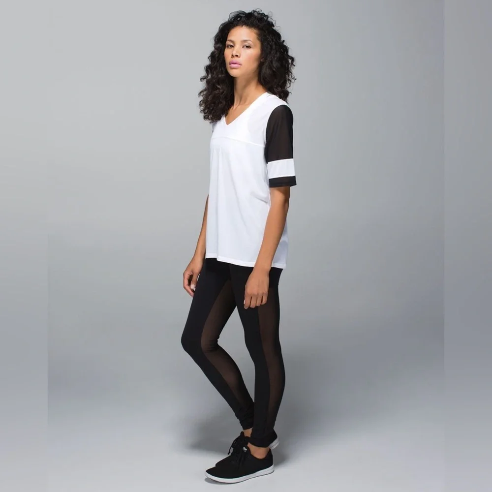 Lululemon athletica Sport Tee White Black size 12